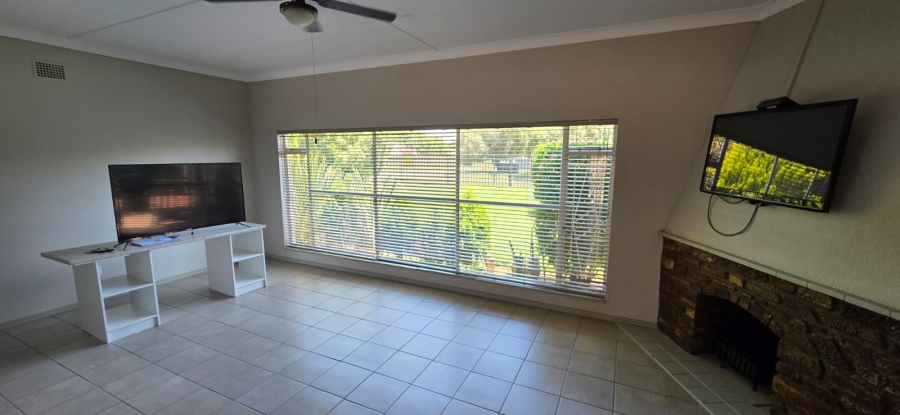 8 Bedroom Property for Sale in Meiringspark North West